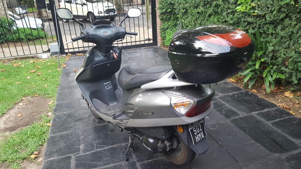 HONDA ELITE 2011 impecable 23000 Km para transferir tomo menor valor en parte de pago 1530974080