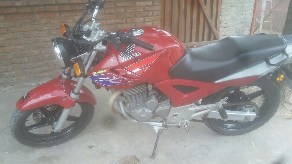 Permuto X Cbr 600. Titular de Anbas Moto