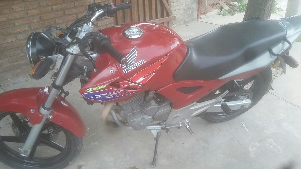 Permuto X Cbr 600. Titular de Anbas Moto