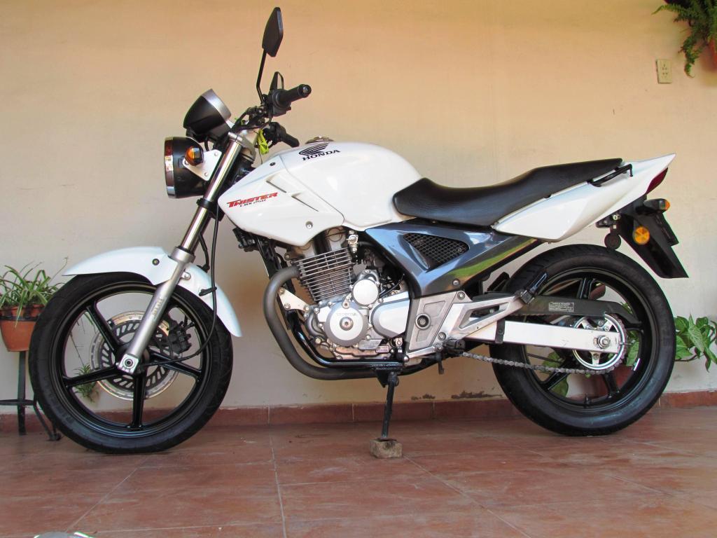 Honda CBX 250 Twister, 2014. Excelente estado