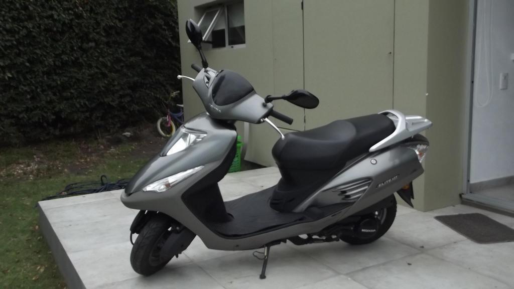 HONDA Elite 125 cc Mod. 2012 10000 kms.impecable