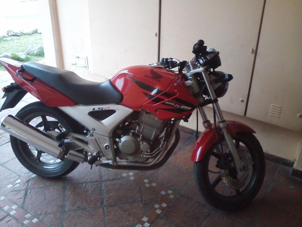 HONDA TWISTER 250cc. 09. Excelente estado