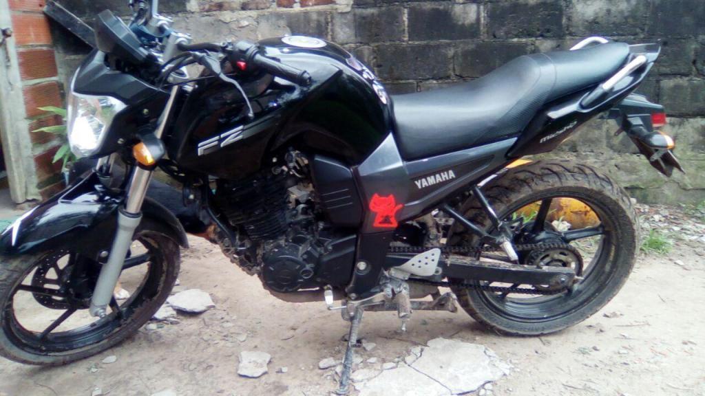 VEndo ya moto yamaha Fz 2011$28mil!