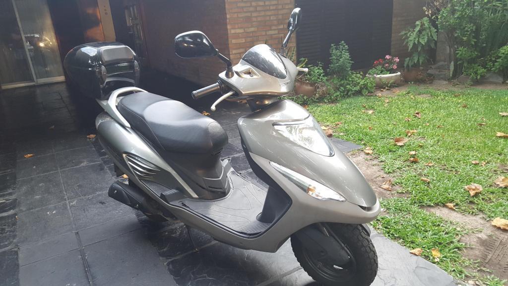 HONDA ELITE 2011 impecable 23000 Km para transferir tomo menor valor en parte de pago 1530974080