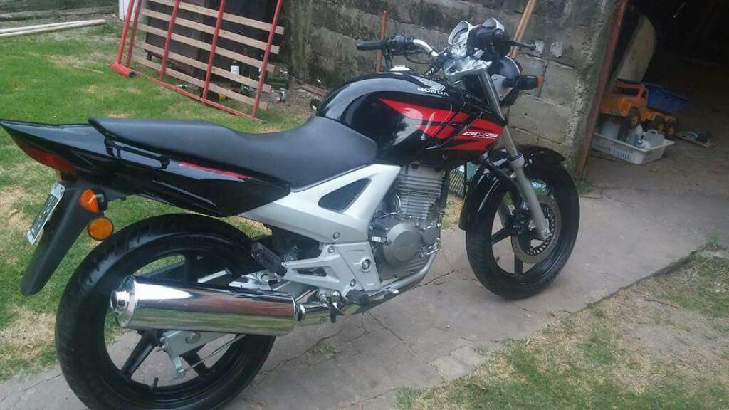 Vendo Honda Twister 250cc Mod 2013