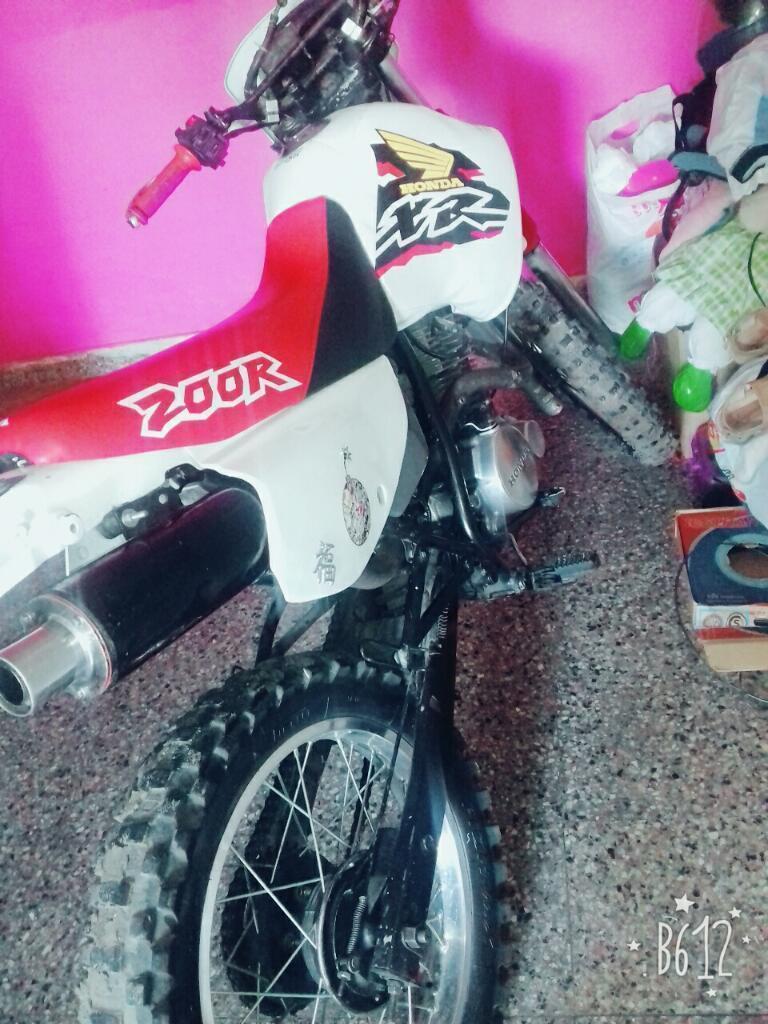 Vendo O Permuto Xr 200