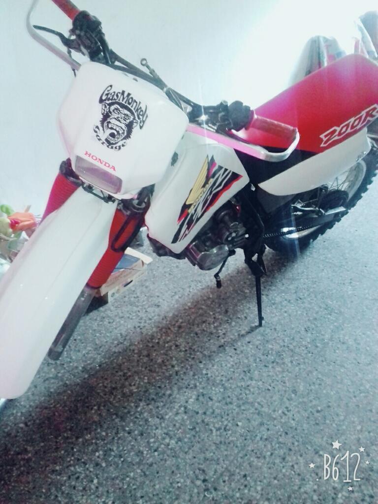 Vendo O Permuto Xr 200