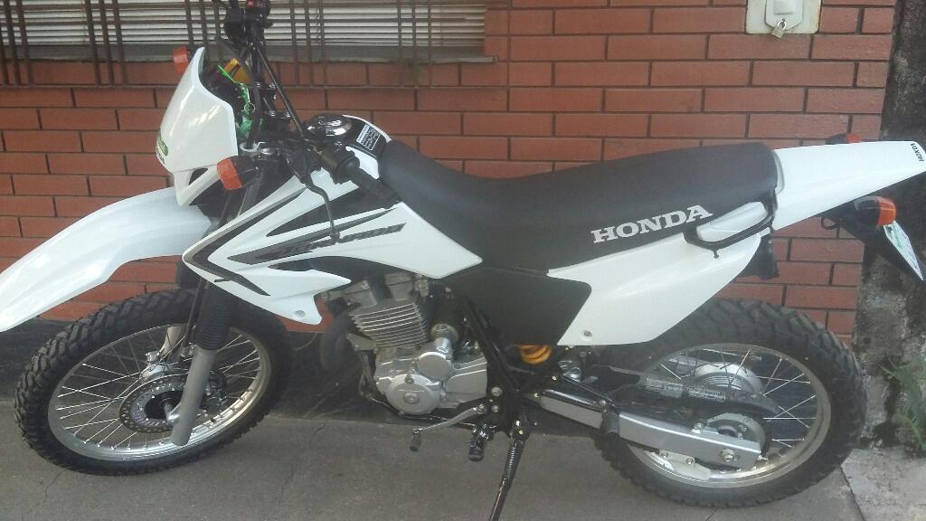 Vendo Honda Tornado 250. Modelo 2017