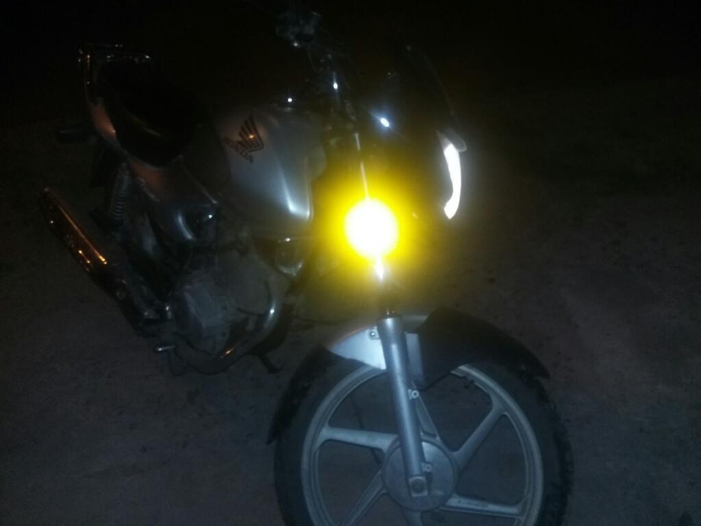 Permuto Honda Storm 2010 por Otra Moto