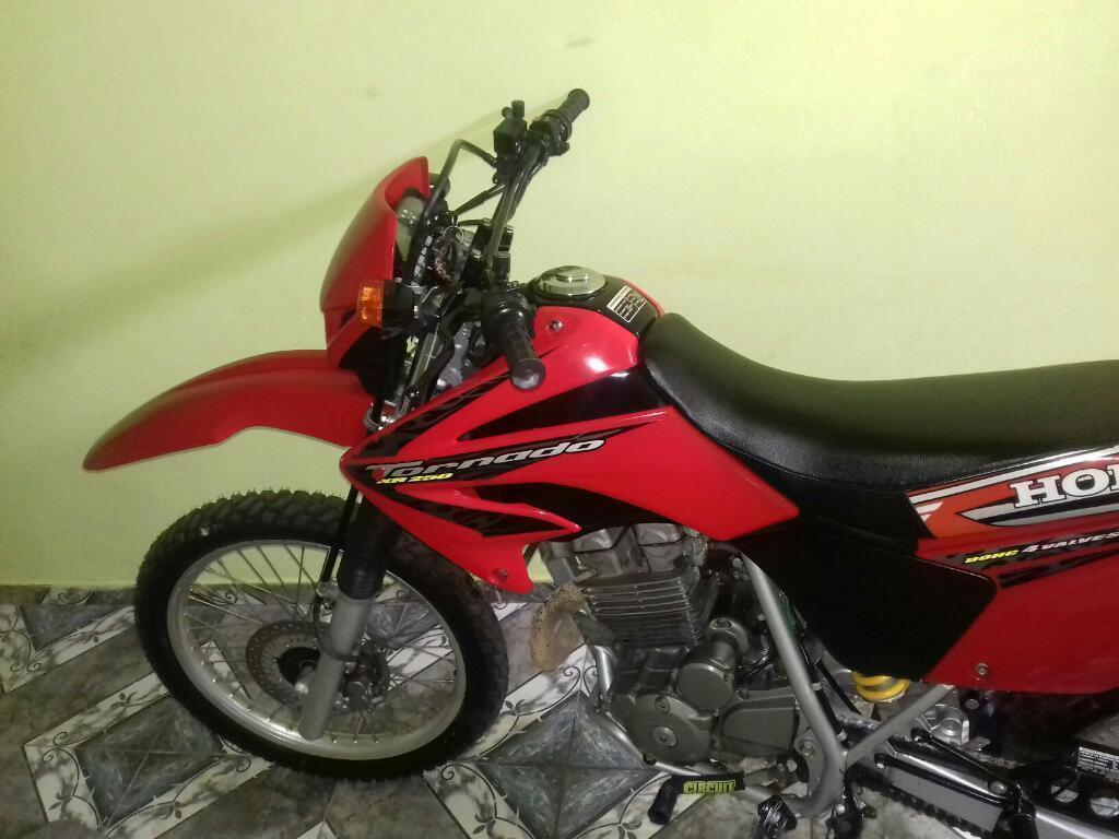 Vendo O Permuto Honda Tornado