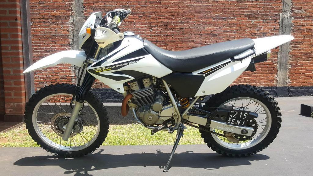 vendo hermosa honda tornado