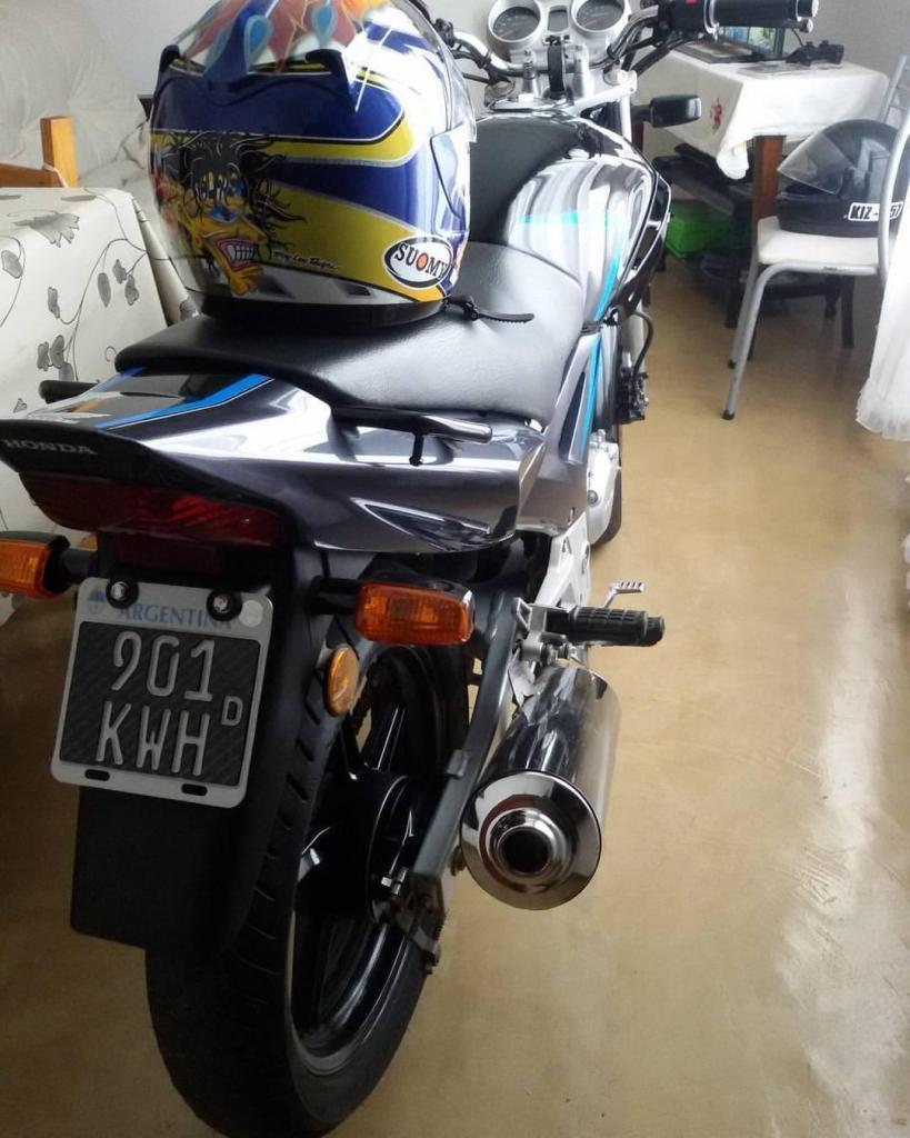 Vendo o permuto honda twister 2015