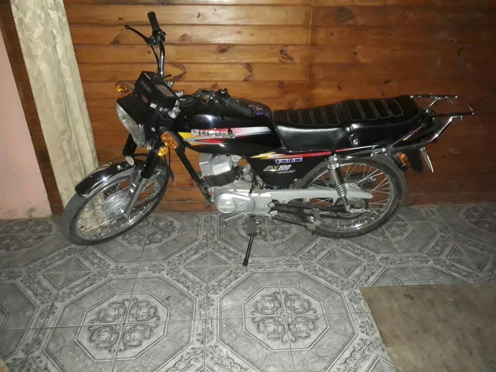 Suzuki 100 Impecable sin Detalles