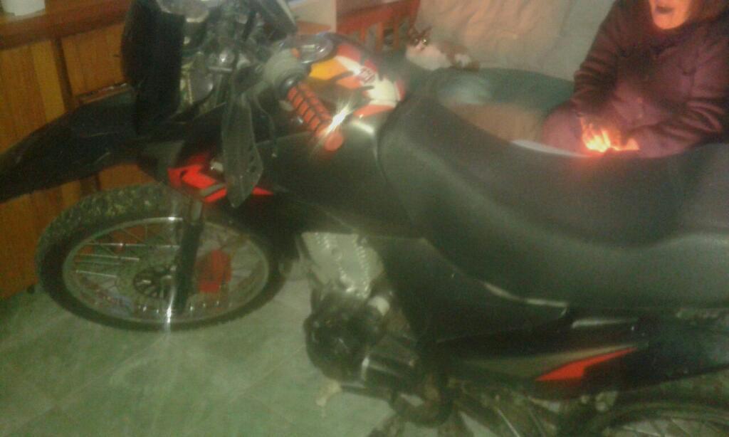Vendo O Permuto por Otra Moto