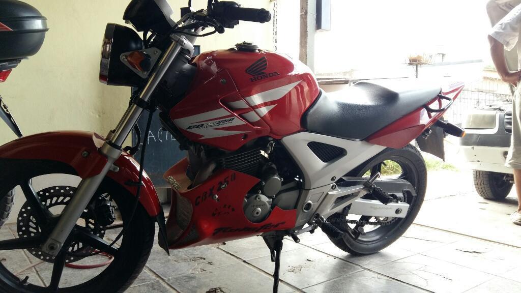 Moto Cbx 25o