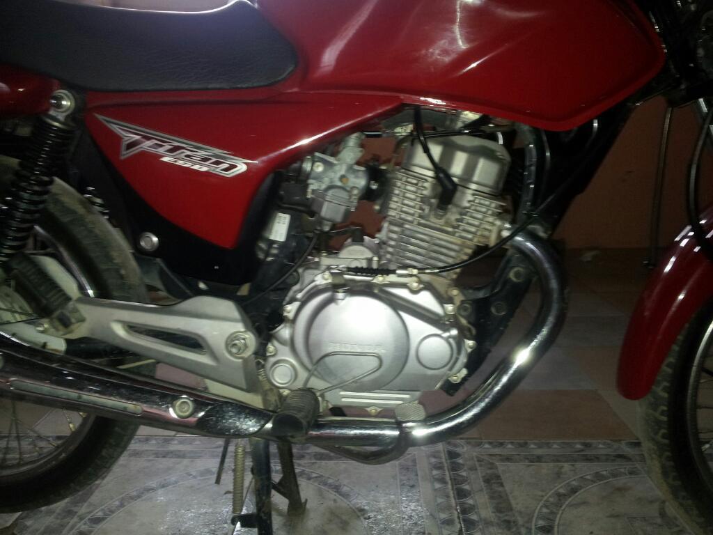 Vendo moto todos loa papeles