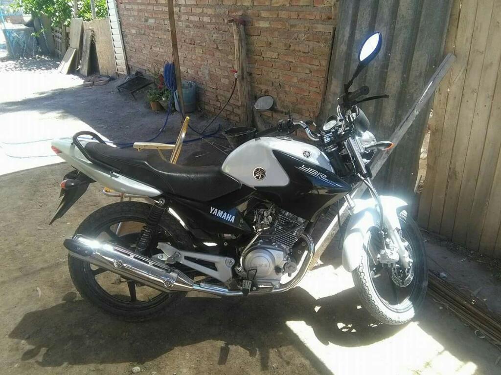 Vendo Moto Yamaha 2016