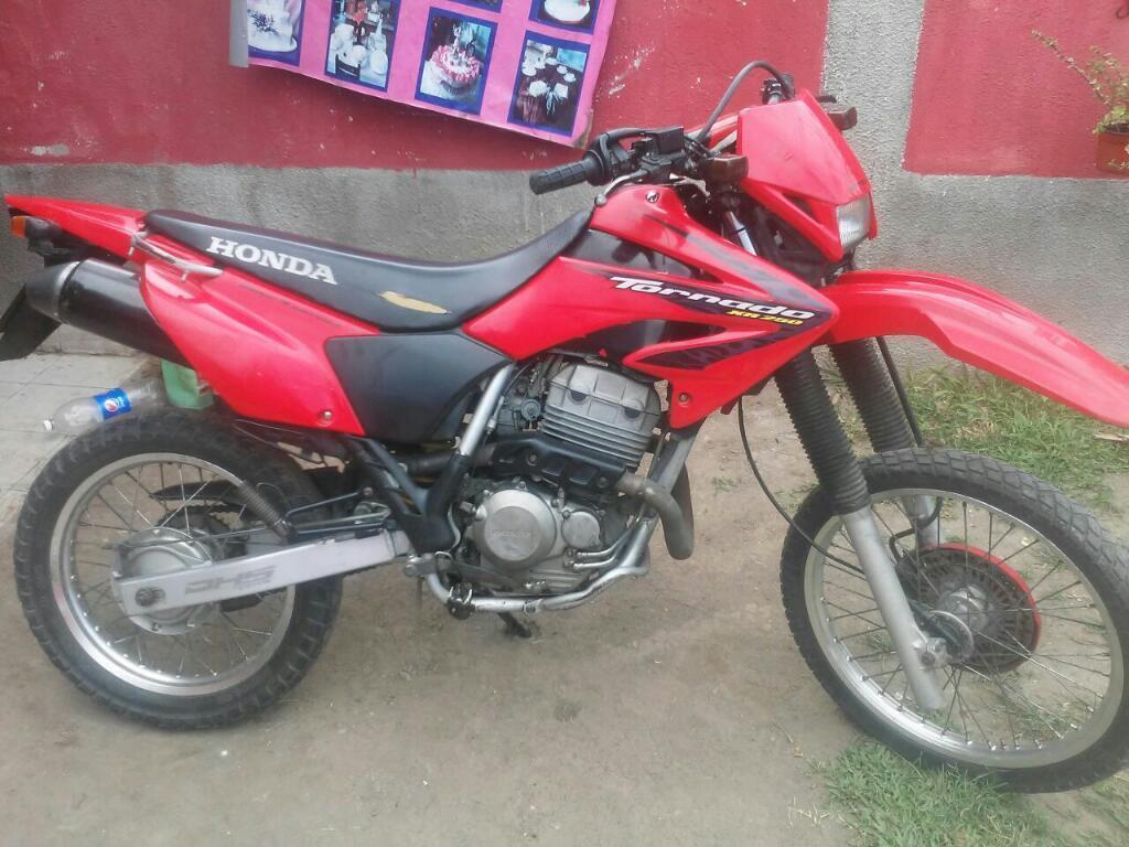 Vendo Honda Tornado en Muy Buen Estado