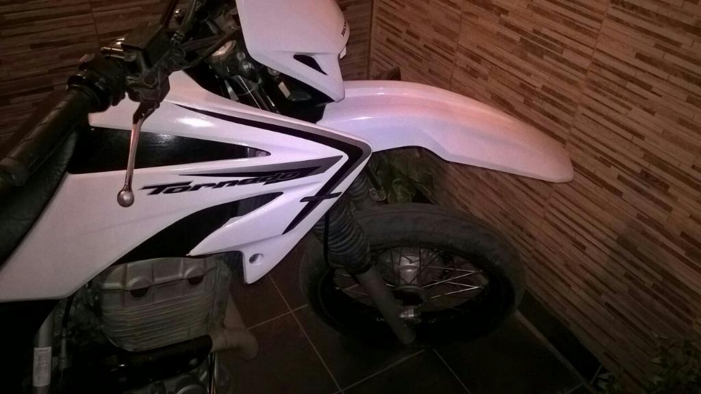 Vendo O Permuto Honda 250