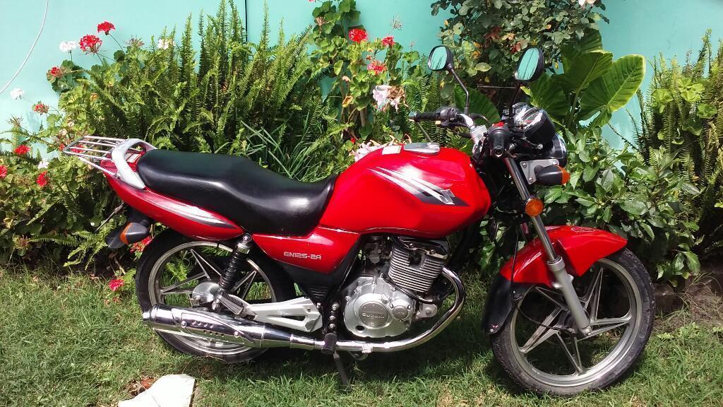 Suzuki 125 En.2a .mod 2013 Cauchos Pirel