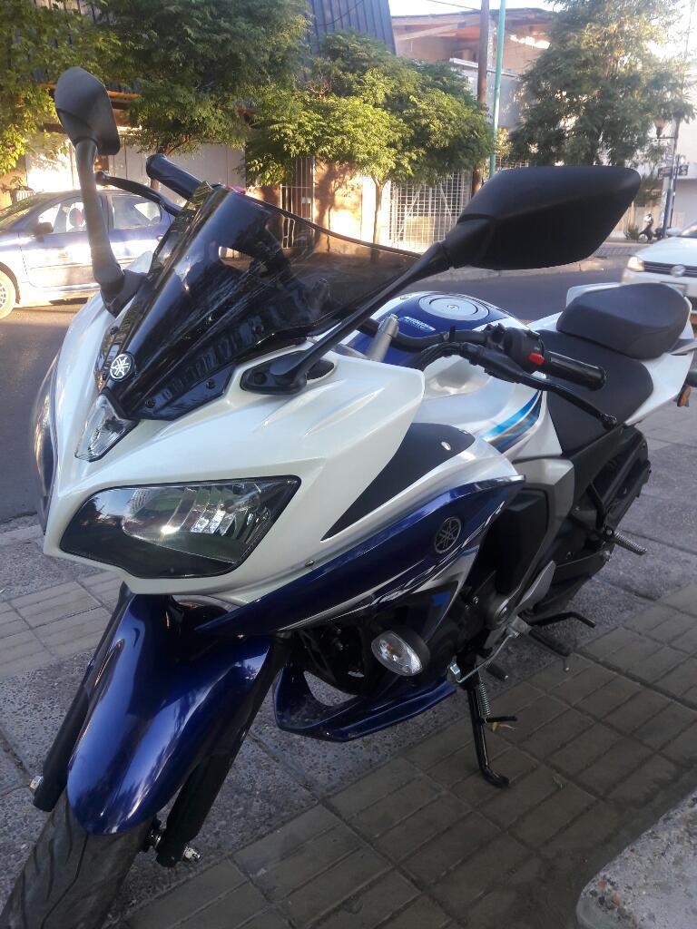 Moto Yamaha Facer 2.0