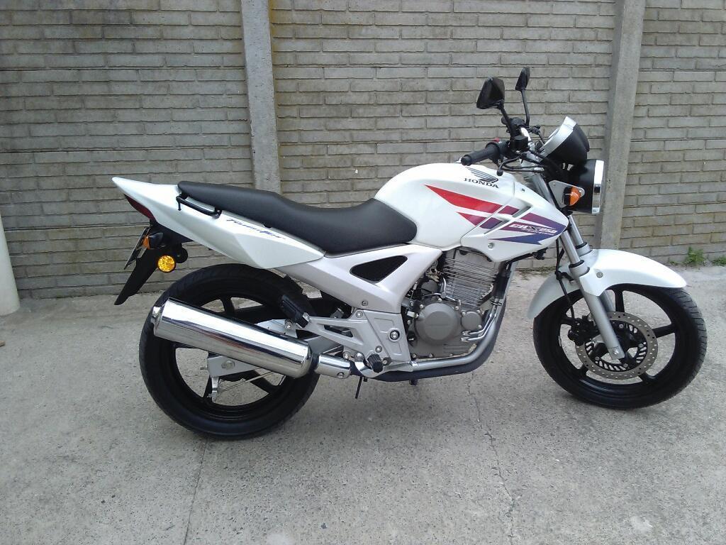 Vendo Twister Impecable con 550km