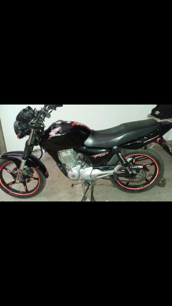 Vendo Titan Impecable