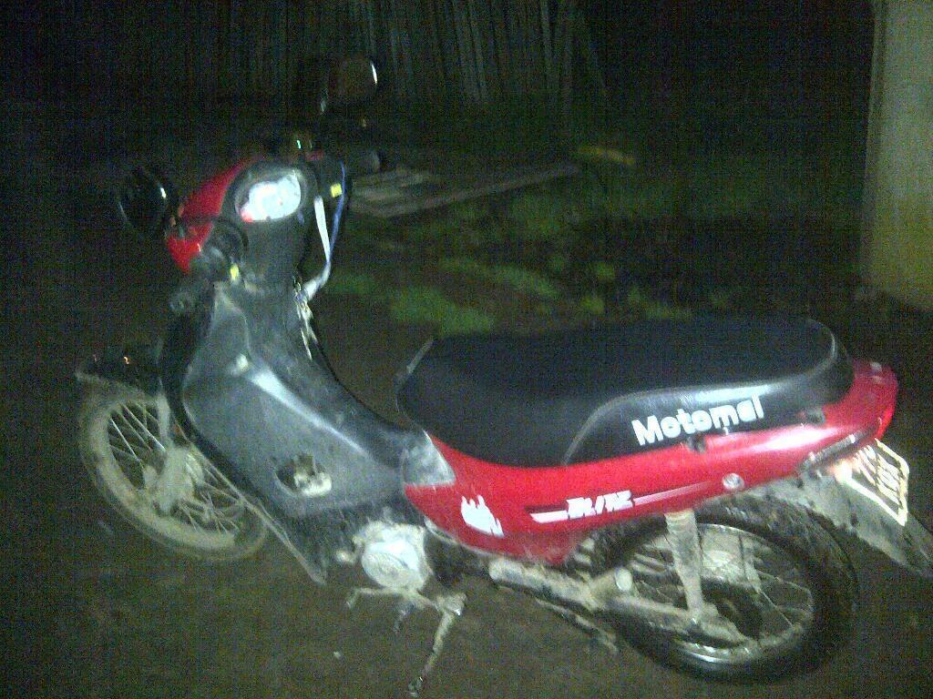 Vendo Moto 110 Años 2015 a 11000 Pesos