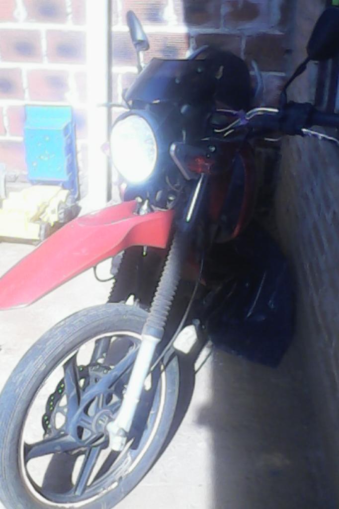 Vendo Moto Brava 150