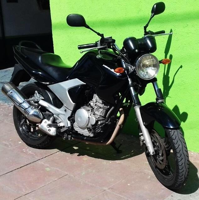 MOTO YAMAHA YBR 250. IMPECABLE