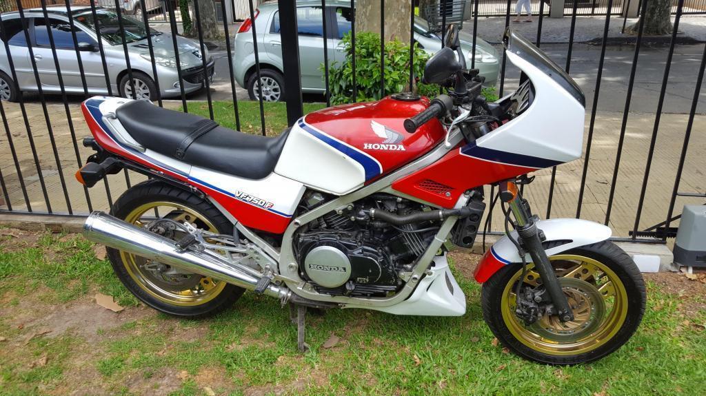 UNICA HONDA VF 750 F impecable JAPONESA 1987 todos los pappeles permuto 1530974080 permuto tomo auto o moto