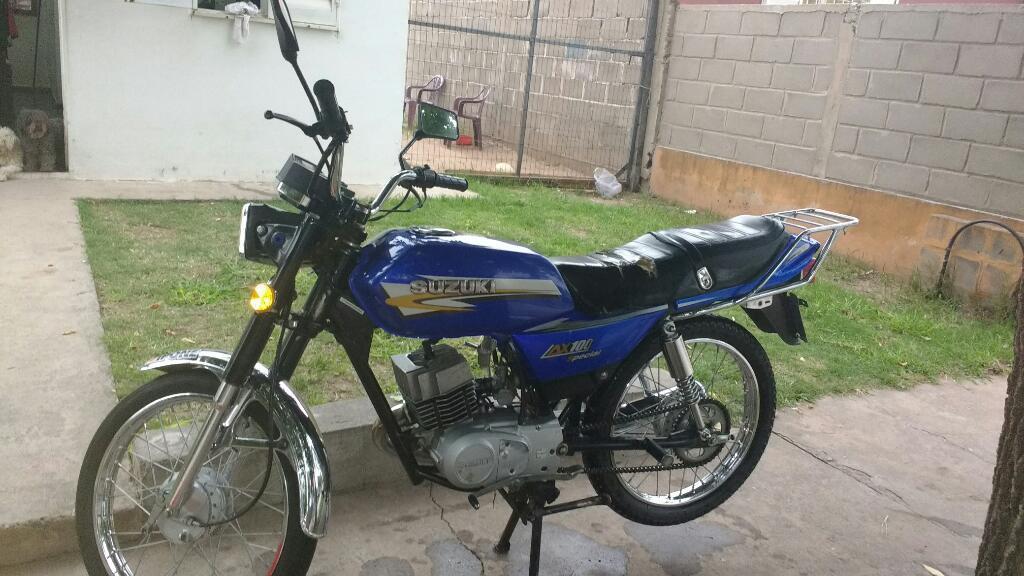 Vendo Moto Suzuki