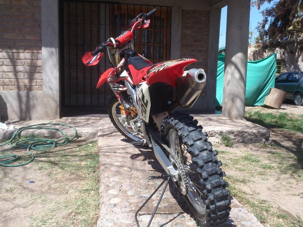 Vendo Moto CRF450 R Impecable