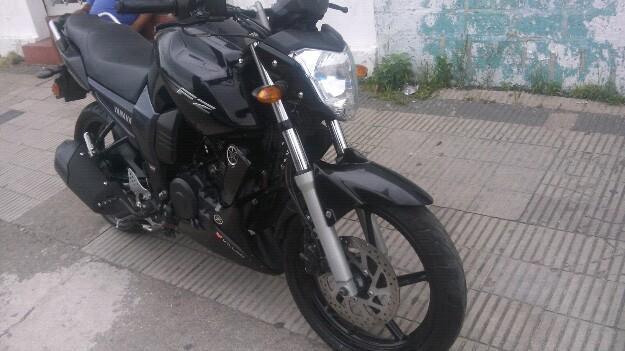 Fz muy cuidada con alarma control de presencia . y quilla en motor. 37mil escucho ofertas