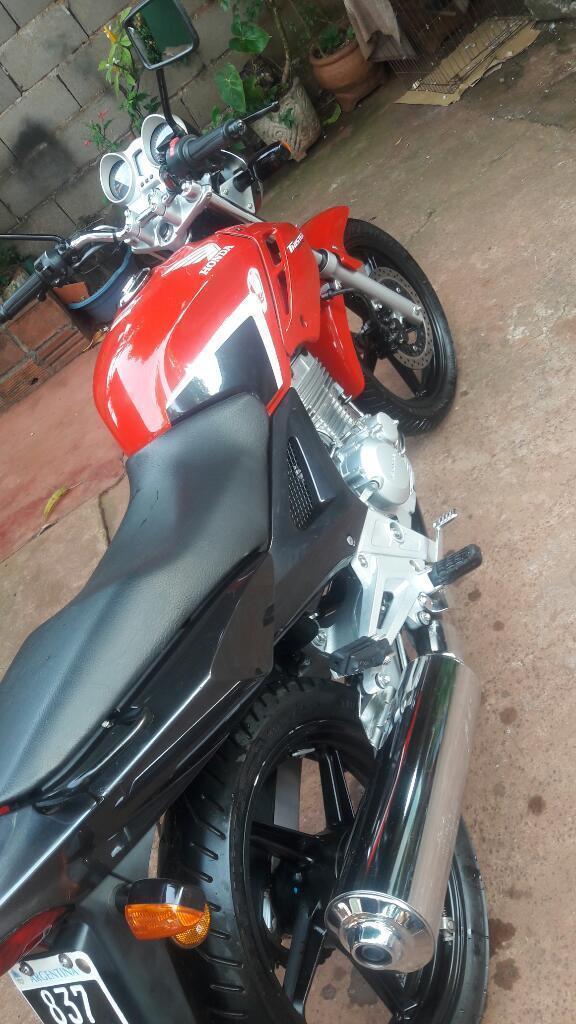 Vendo Honda Twister 2014