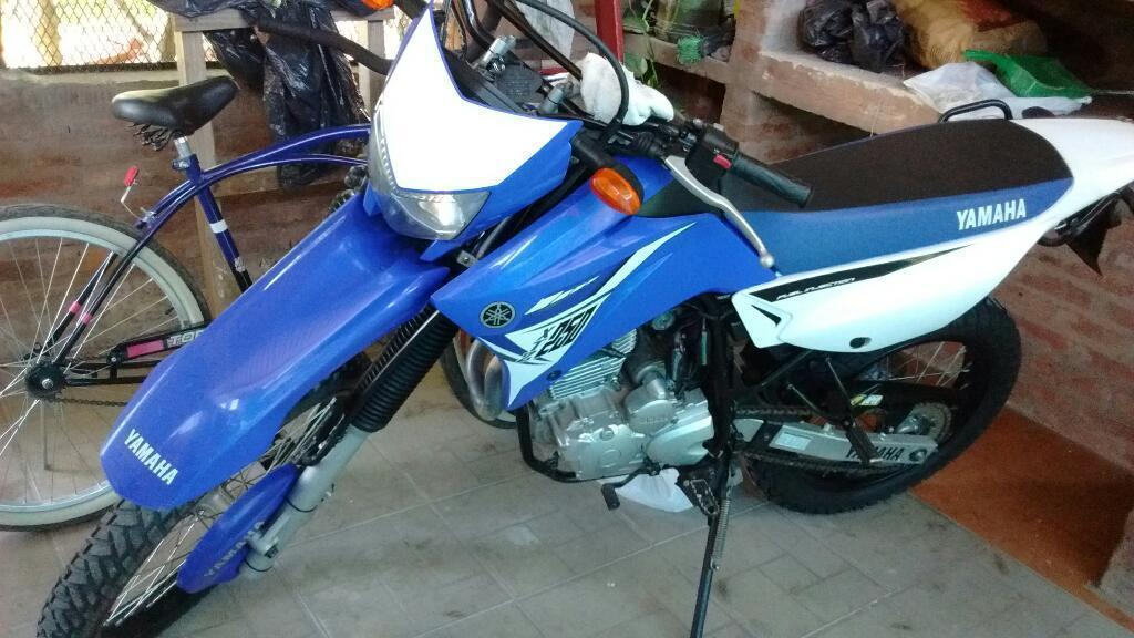 Vendo Moto Yamaha 250 Unico Dueño