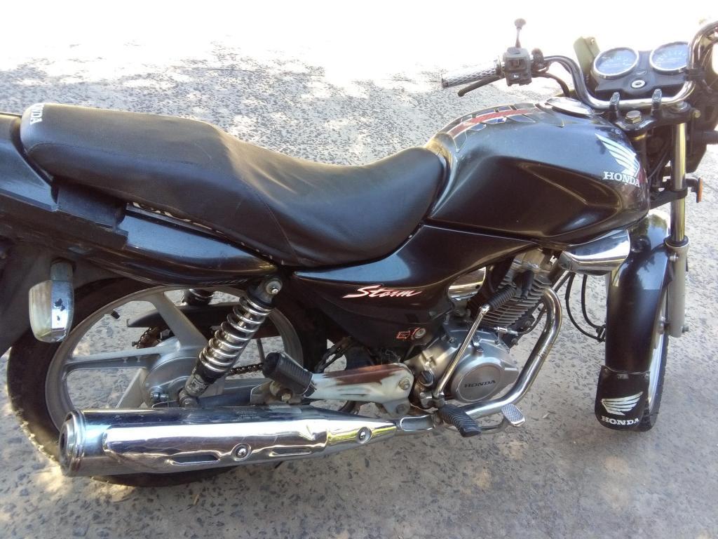 VENDO HONDA STORM $ 13.000