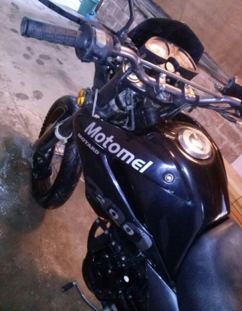 Vendo Motomel Motard 200