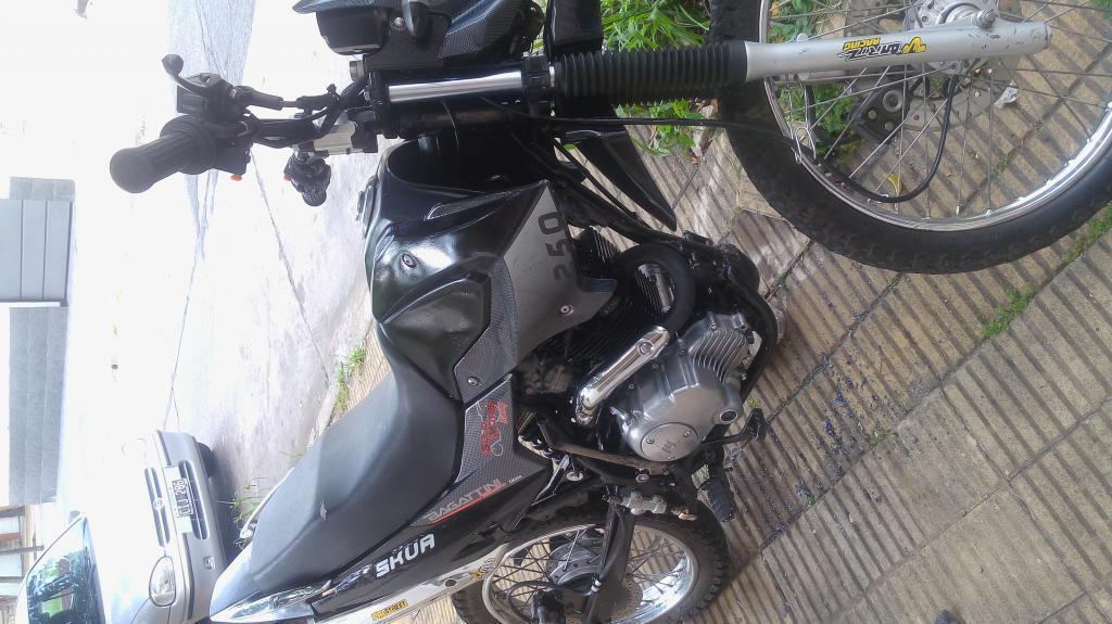 MOTOMEL SKUA 250 VENDO O PERMUTO
