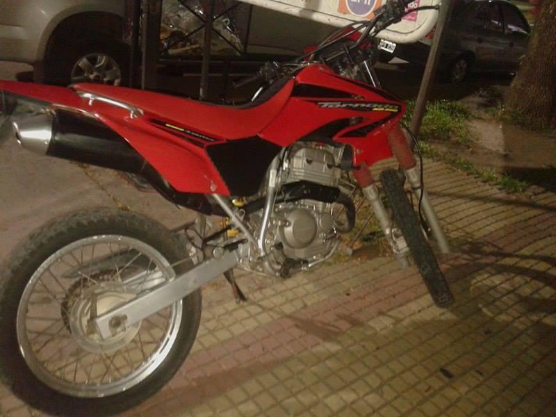 VENDO PERMUTO TORNADO 2011 27.000 KM