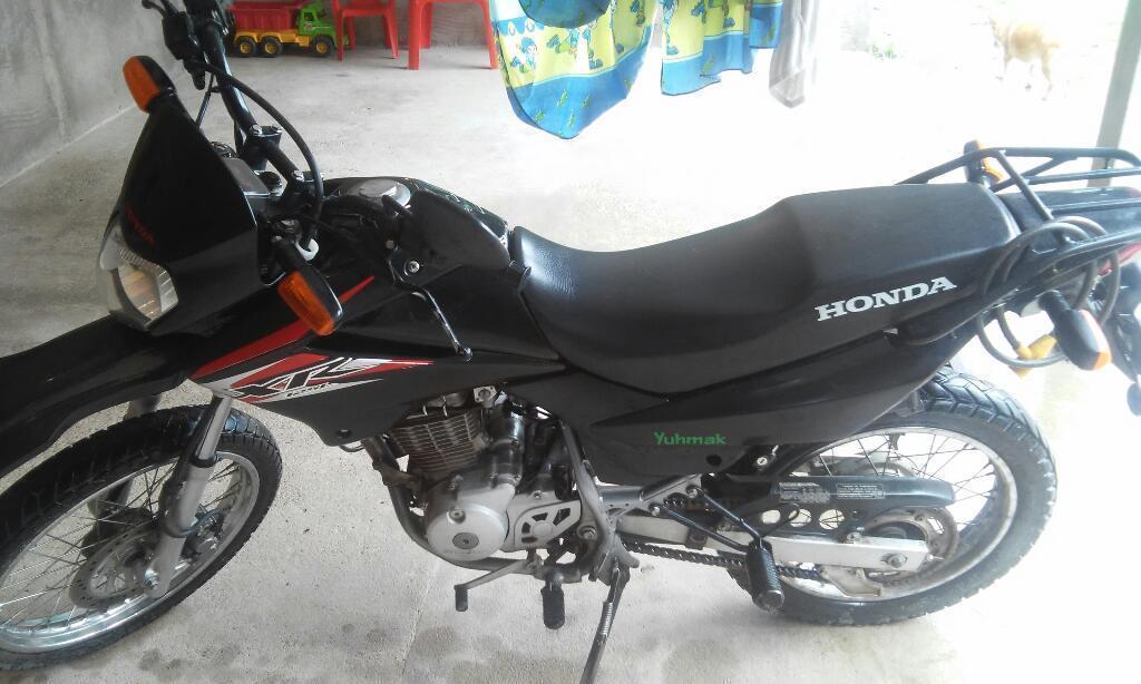 Vendo Moto en Muy Buen Estado