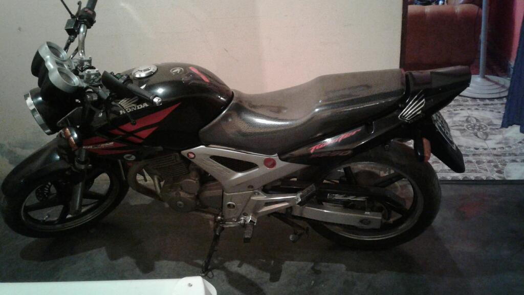 Vendo Moto Twister Lista para Transferir