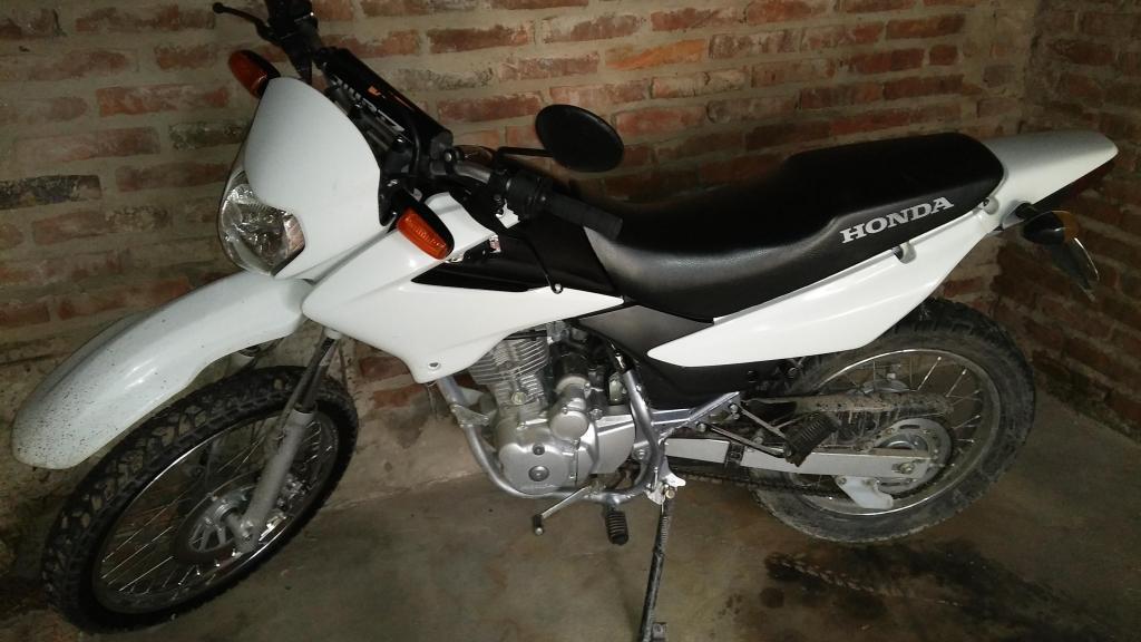 VENDO EXCELENTE MOTO HONDA XR 125 L MOD 2013