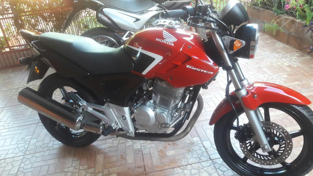 Vendo Honda Twister 2014