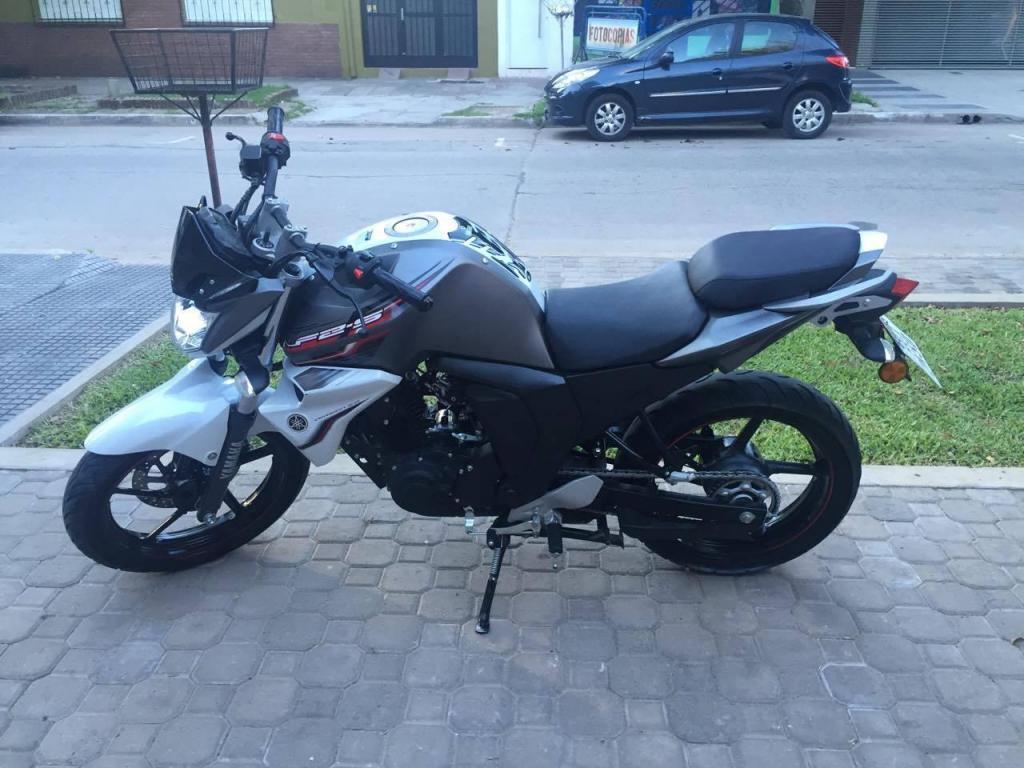 Yamaha fzs 2.0 2016 inyeccion!