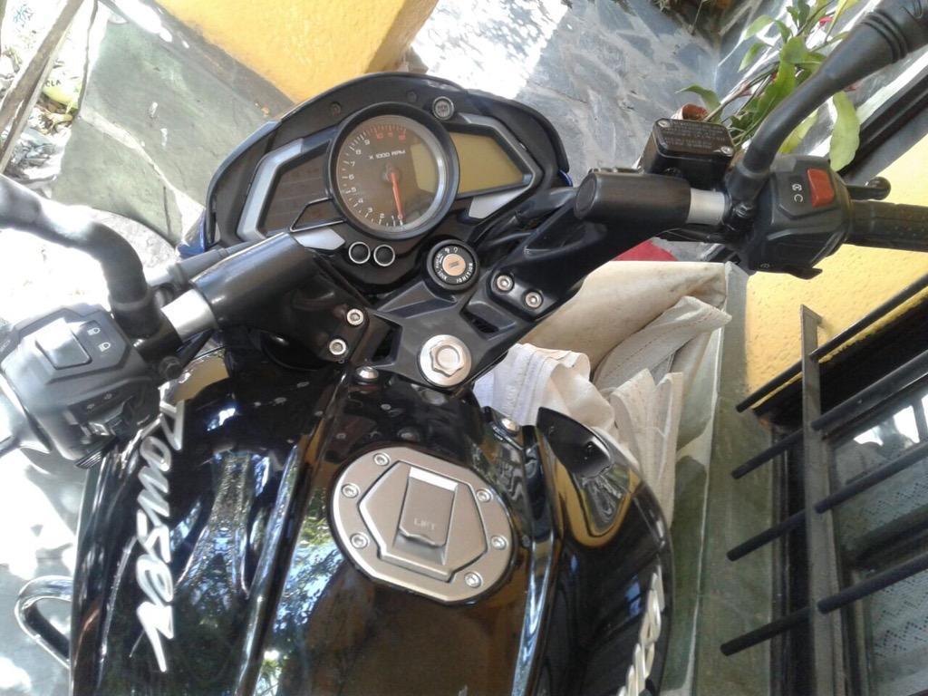Moto Rouser 2015