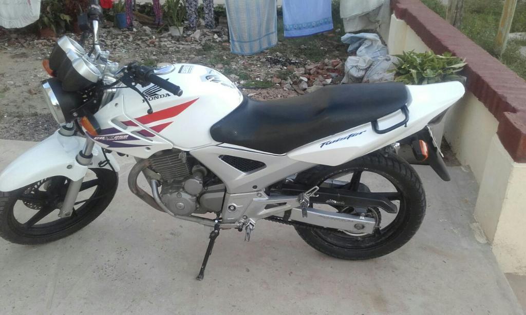 Vendo Moto en Exelente Estado Retificada