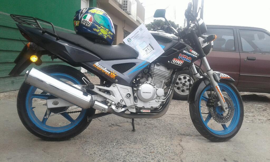 Se Vende Honda Twister 2014