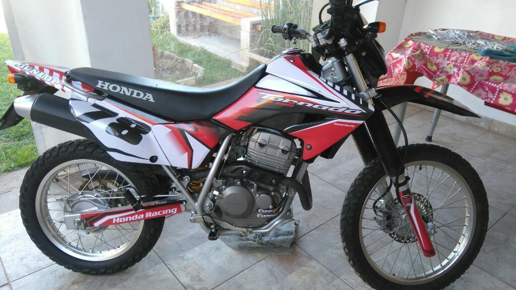 Vendo Honda Tornado Impecable 5500 Km