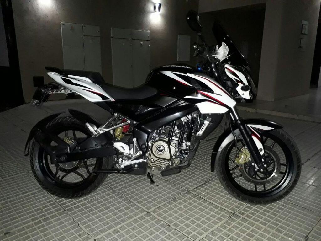 Vendo, no permuto, Bajaj Rouser NS200